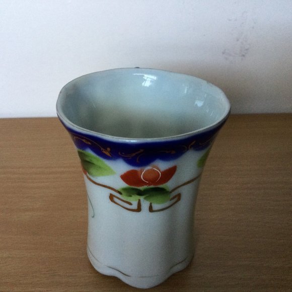 Vintage hand painted porcelain tea coffee cup cobalt blue red flower - Picture 4 of 7